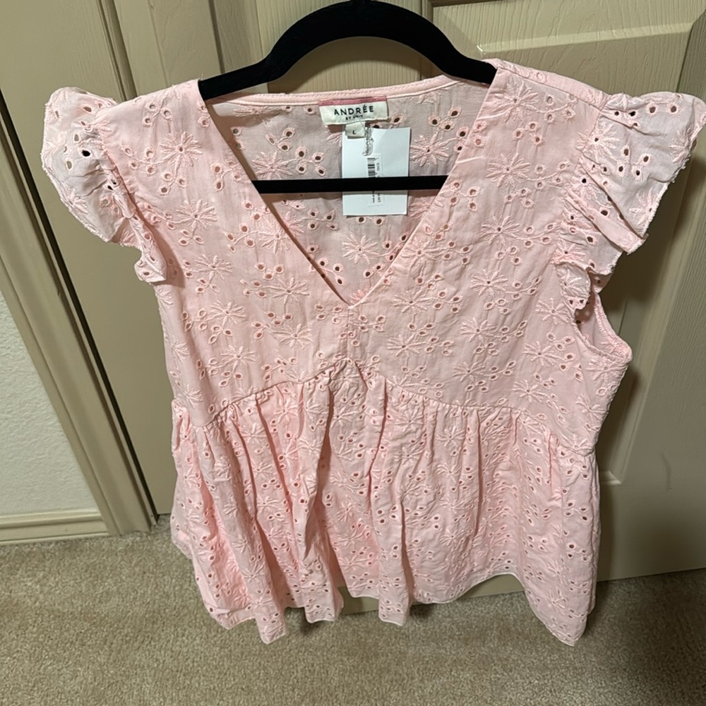 Andree by Unit Pink Eyelet Top with Ruffle Sleeves Size L NWT